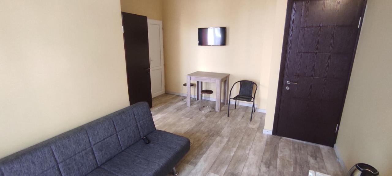 Femily Hotel In Batumi Mareti Str 2 Luaran gambar