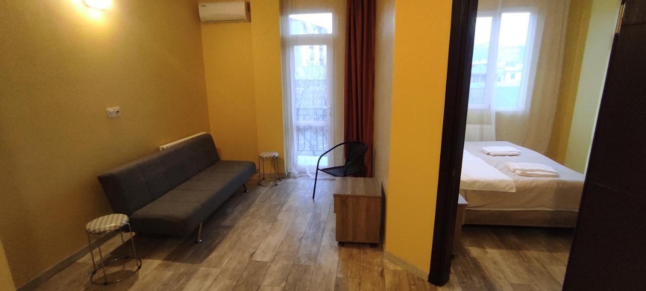 Femily Hotel In Batumi Mareti Str 2 Luaran gambar