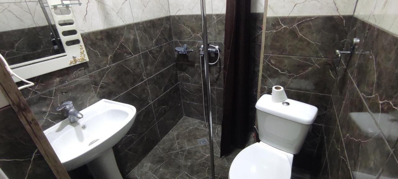 Femily Hotel In Batumi Mareti Str 2 Luaran gambar