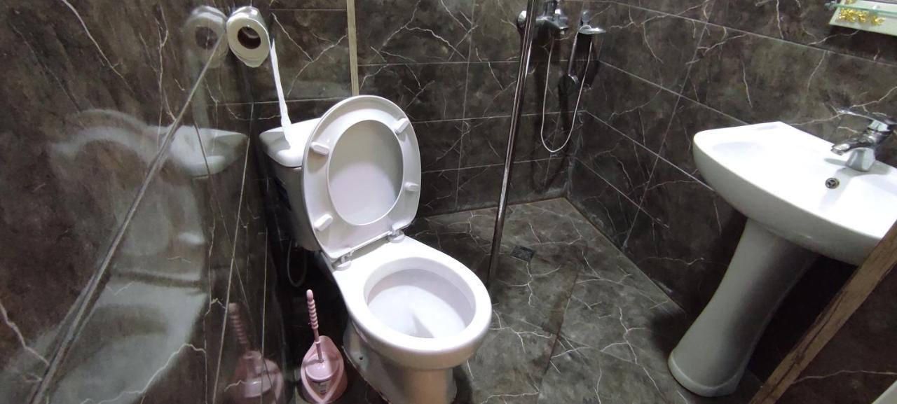 Femily Hotel In Batumi Mareti Str 2 Luaran gambar