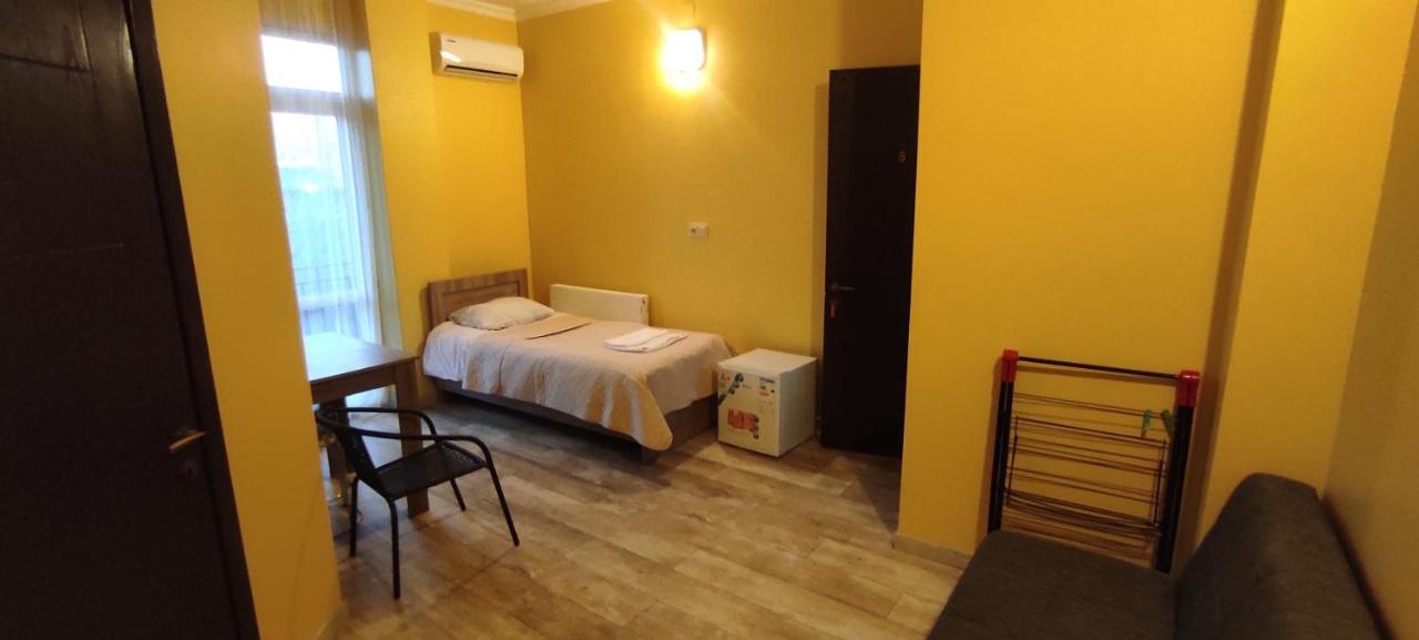 Femily Hotel In Batumi Mareti Str 2 Luaran gambar