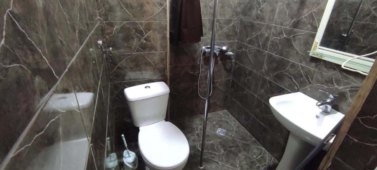 Femily Hotel In Batumi Mareti Str 2 Luaran gambar