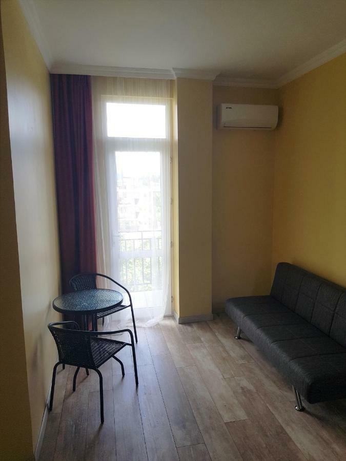 Femily Hotel In Batumi Mareti Str 2 Luaran gambar