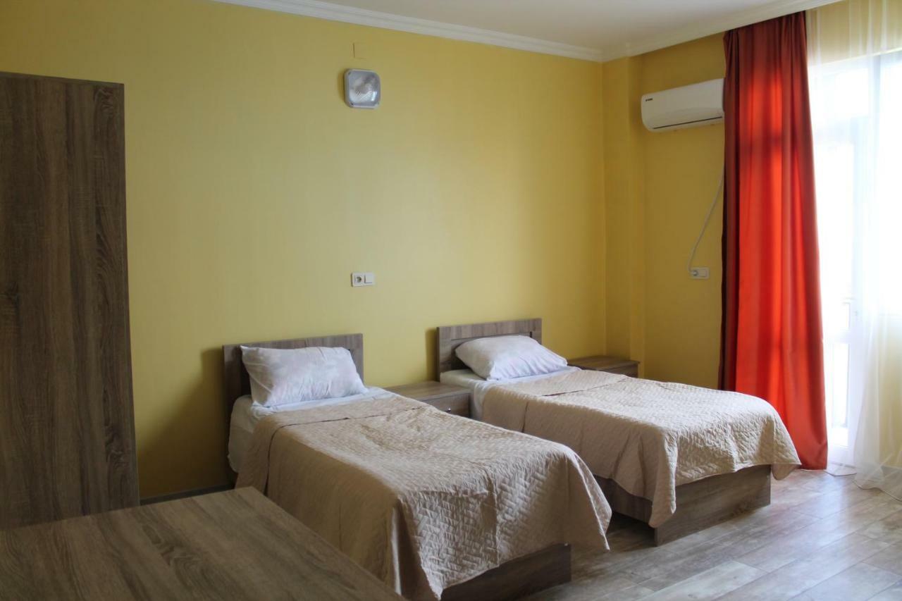 Femily Hotel In Batumi Mareti Str 2 Luaran gambar