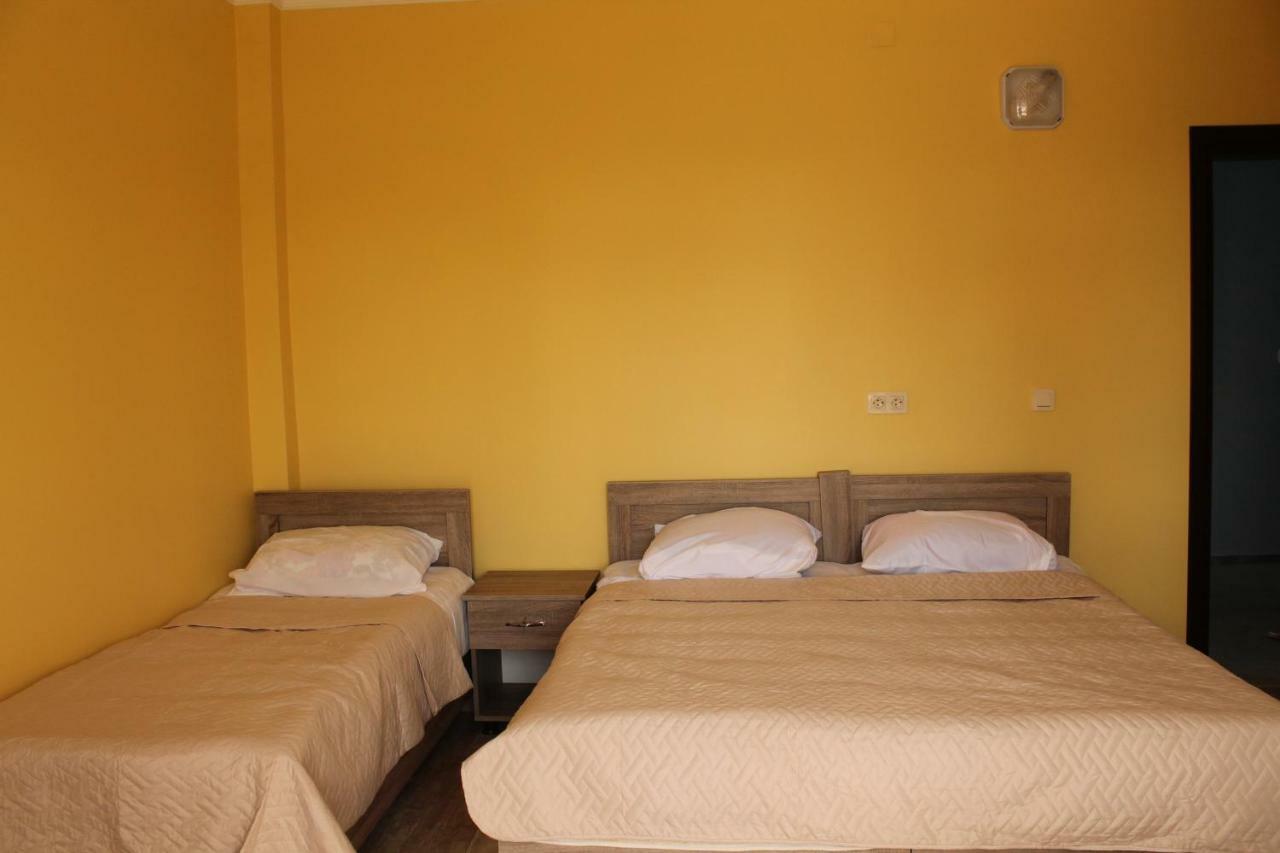 Femily Hotel In Batumi Mareti Str 2 Luaran gambar