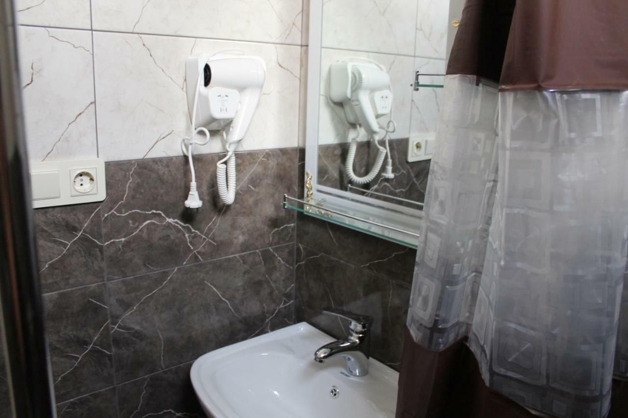 Femily Hotel In Batumi Mareti Str 2 Luaran gambar